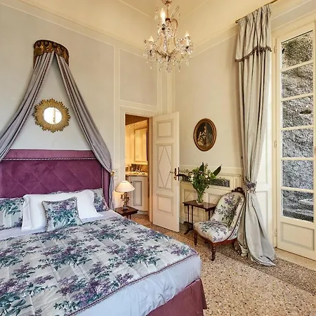 Torno Villa Sleeps 16 With Pool Air Con And Wifi Torno