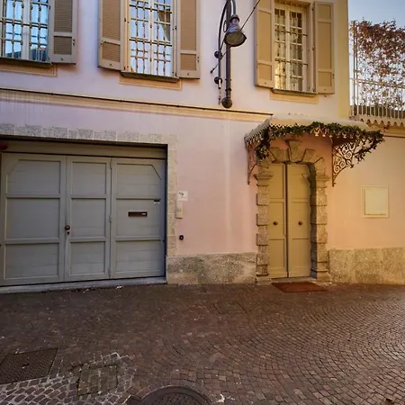 Torno Villa Sleeps 16 With Pool Air Con And Wifi Villa