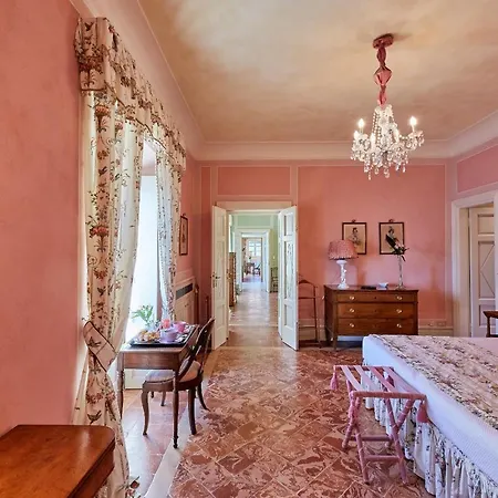 Torno Villa Sleeps 16 With Pool Air Con And Wifi Villa *