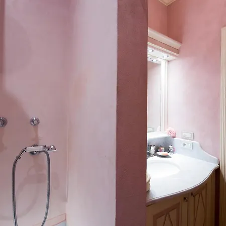 Torno Villa Sleeps 16 With Pool Air Con And Wifi Villa