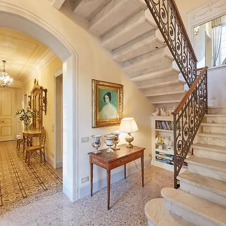 Torno Villa Sleeps 16 With Pool Air Con And Wifi Villa *