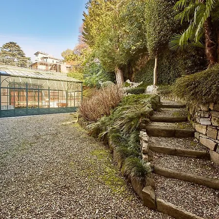 Torno Villa Sleeps 16 With Pool Air Con And Wifi