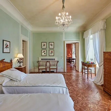 Torno Villa Sleeps 16 With Pool Air Con And Wifi Villa *