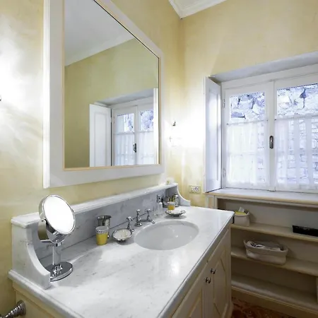 Torno Villa Sleeps 16 With Pool Air Con And Wifi Villa
