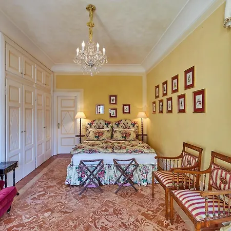 Torno Villa Sleeps 16 With Pool Air Con And Wifi Torno